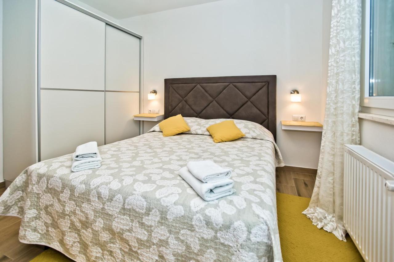 Apartments Anita Hvar Town Luaran gambar
