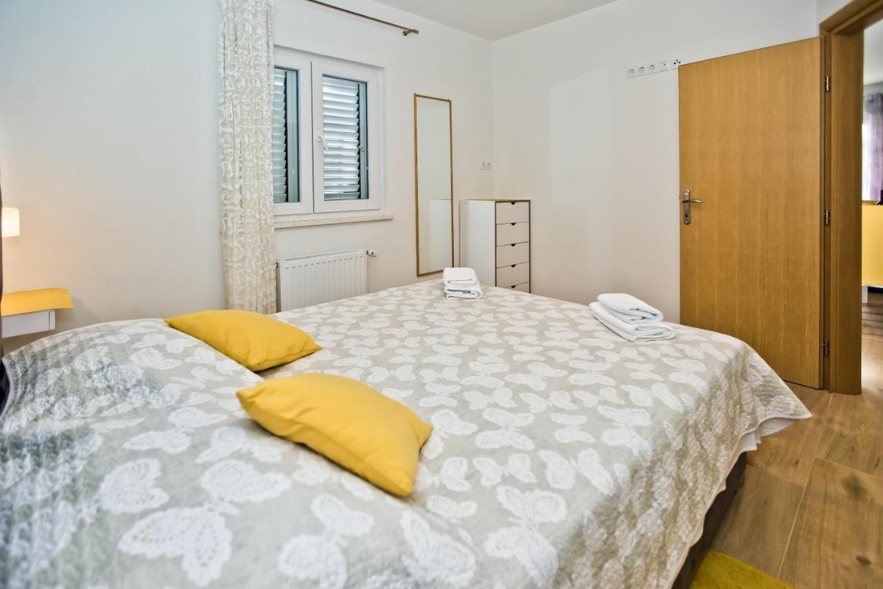 Apartments Anita Hvar Town Luaran gambar