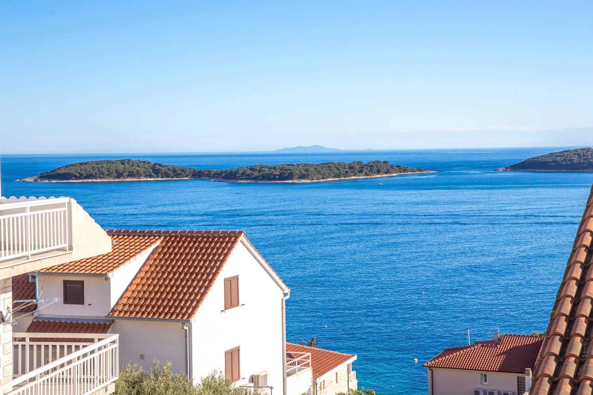 Apartments Anita Hvar Town Luaran gambar
