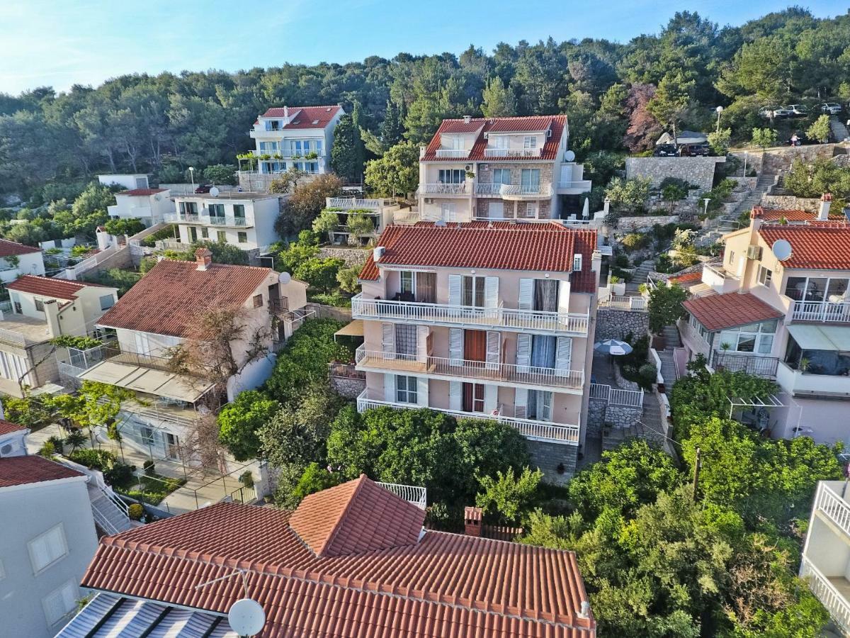 Apartments Anita Hvar Town Luaran gambar